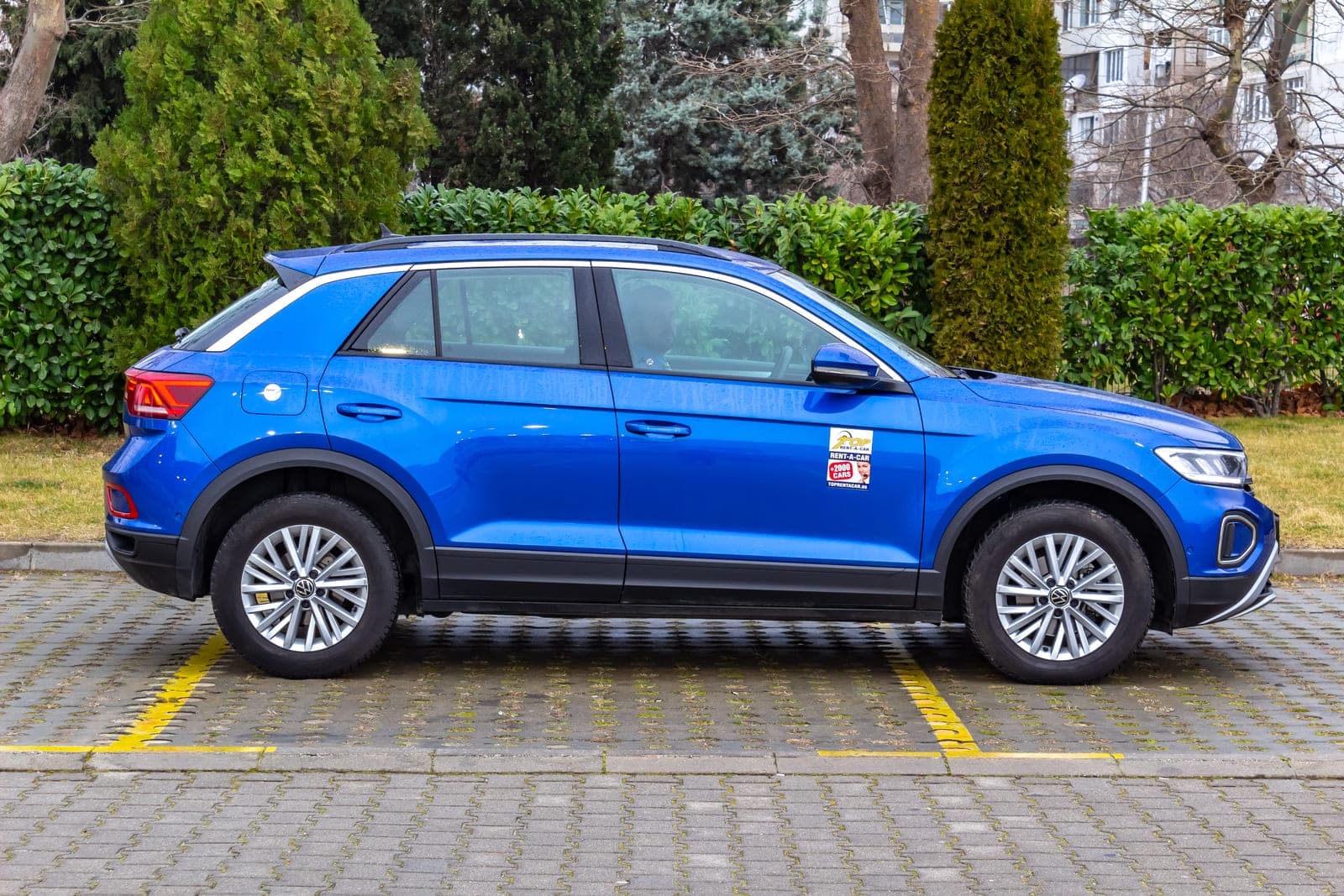 https://topmobility-stage-cms.s3.eu-central-1.amazonaws.com/vw_troc_side_view_ce2b50456d.jpg