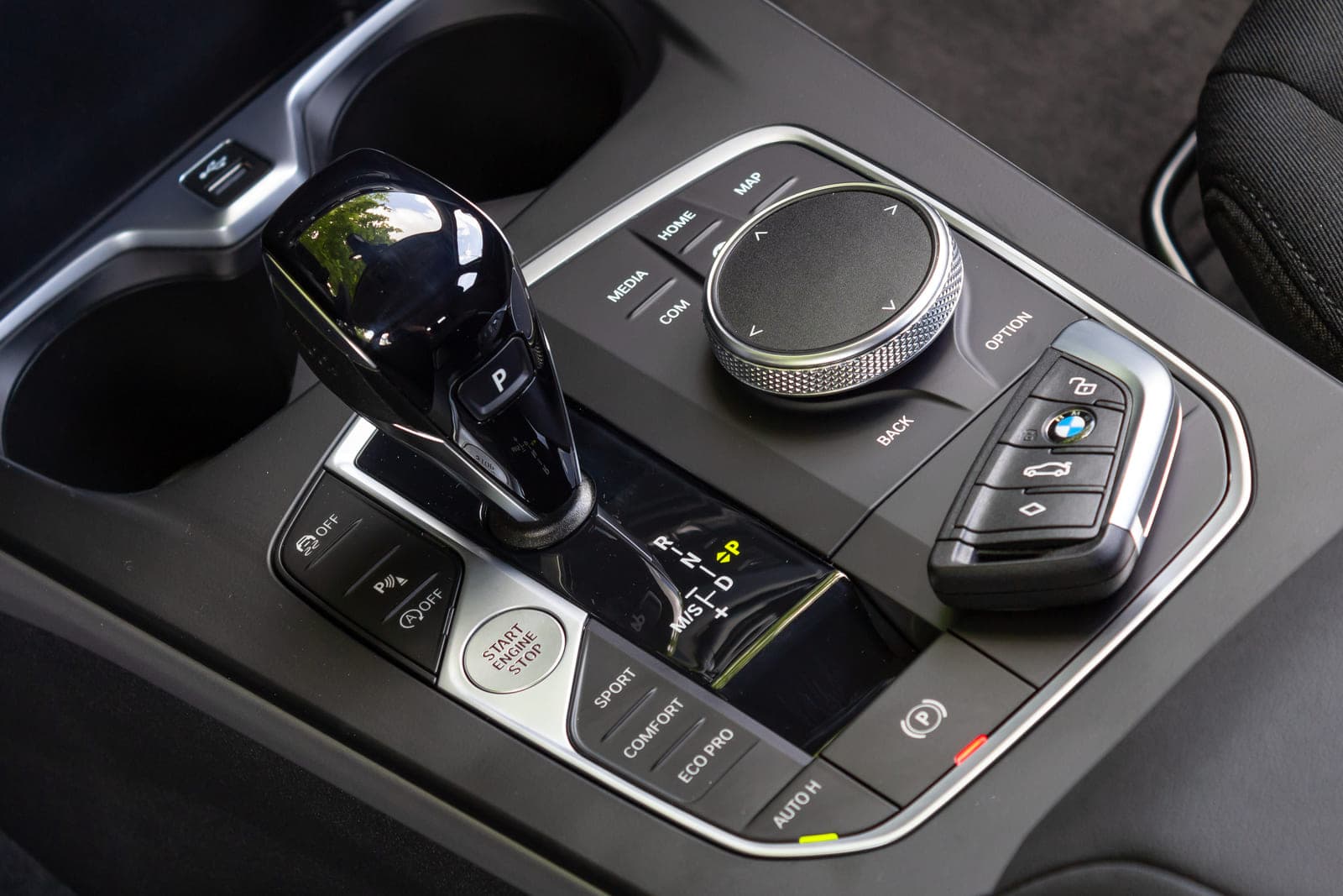 https://topmobility-stage-cms.s3.eu-central-1.amazonaws.com/bmw_118i_automatic_gearbox_163161cd17.jpg