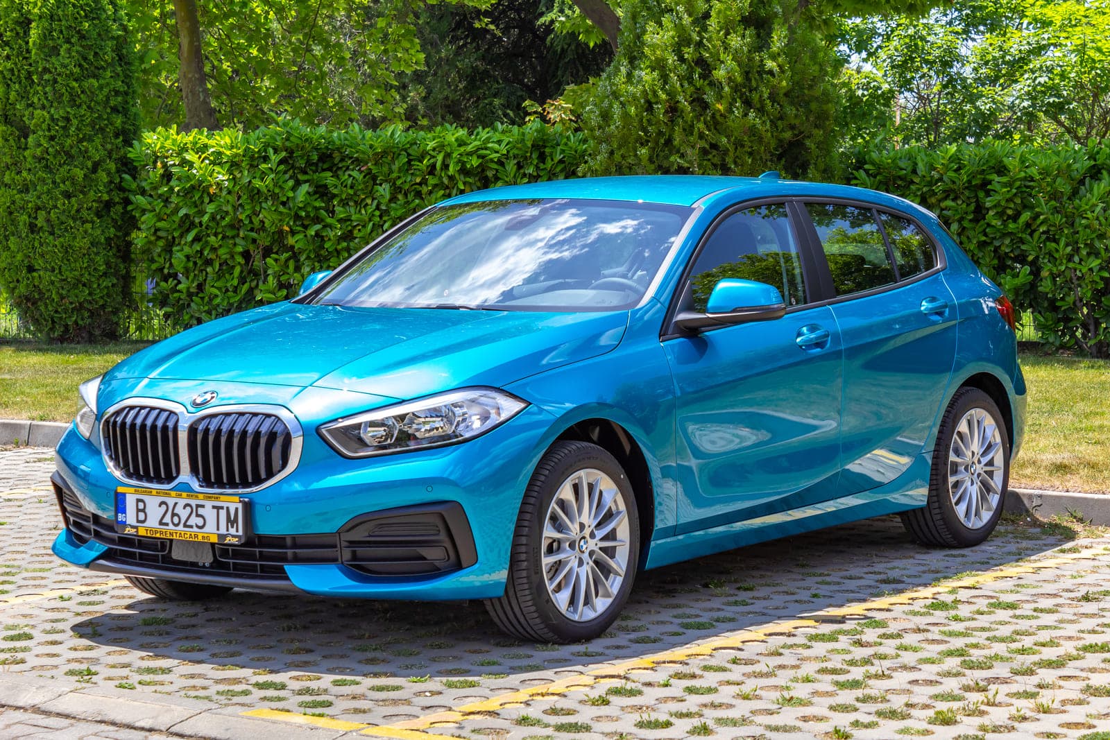 https://topmobility-stage-cms.s3.eu-central-1.amazonaws.com/bmw_118i_car_rental_9187fea919.jpg