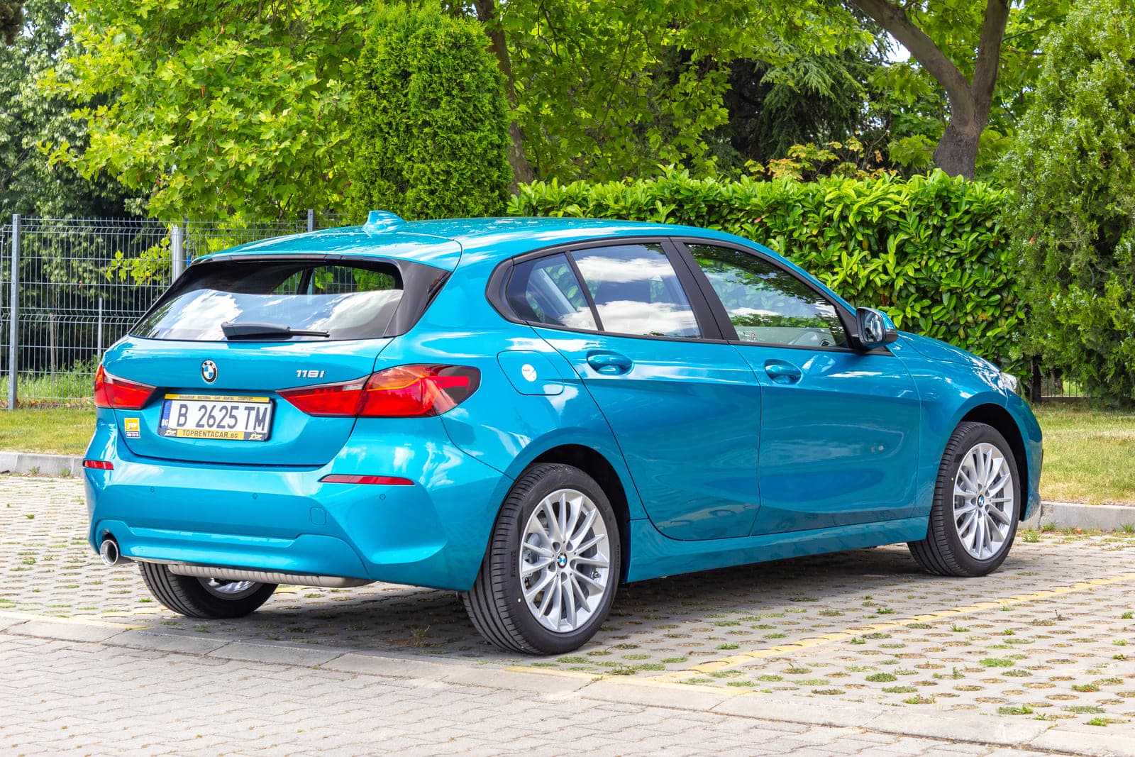 https://topmobility-stage-cms.s3.eu-central-1.amazonaws.com/bmw_118i_for_rent_277f7e1bf7.jpg