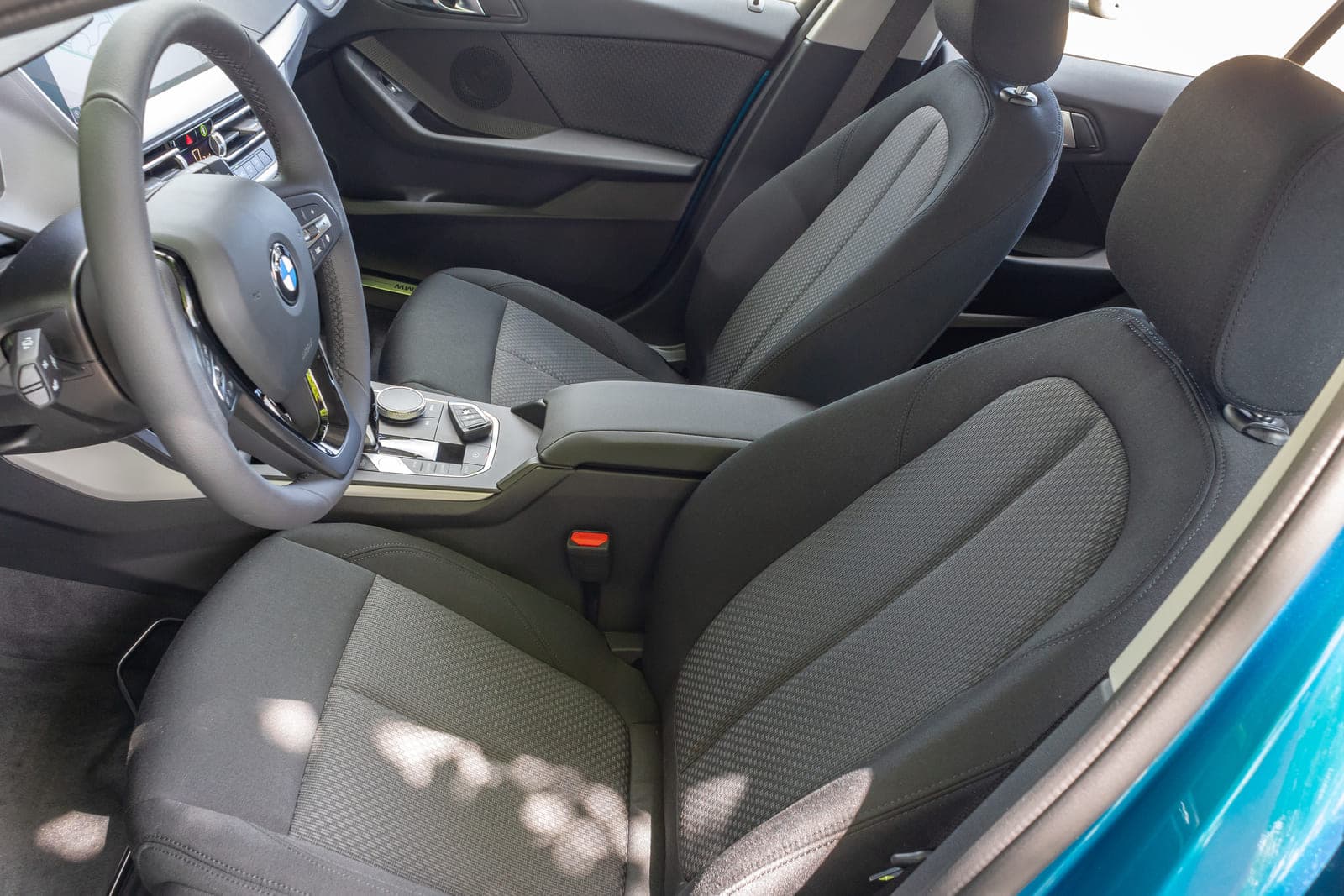 https://topmobility-stage-cms.s3.eu-central-1.amazonaws.com/bmw_118i_front_seats_a22d98296f.jpg