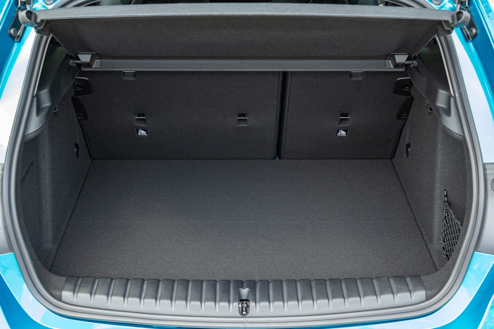 https://topmobility-stage-cms.s3.eu-central-1.amazonaws.com/bmw_118i_trunk_8af571d02a.jpg