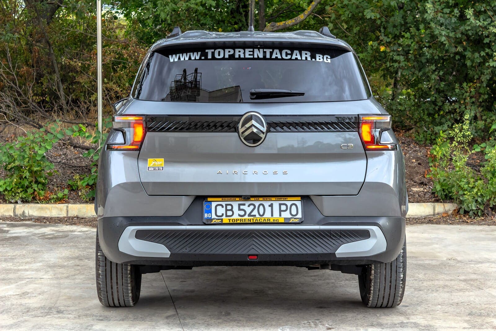 https://topmobility-stage-cms.s3.eu-central-1.amazonaws.com/citroen_c3_aircross_back_view_7bc7b5c197.jpg