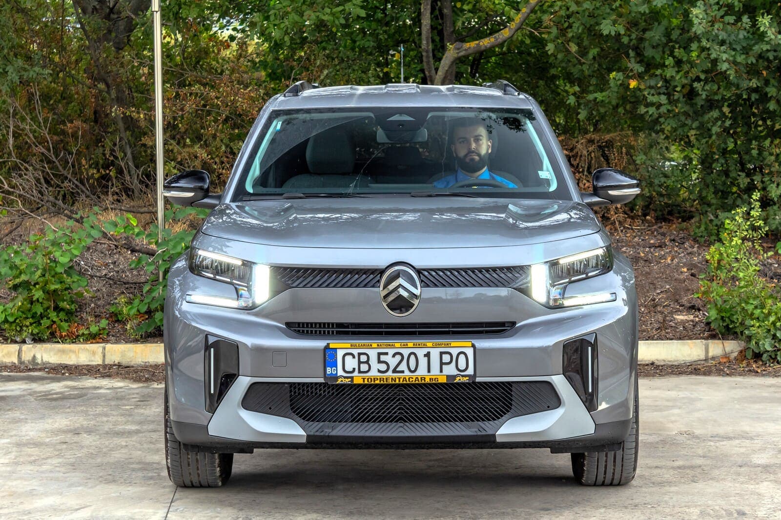 https://topmobility-stage-cms.s3.eu-central-1.amazonaws.com/citroen_c3_aircross_front_view_d57050720c.jpg