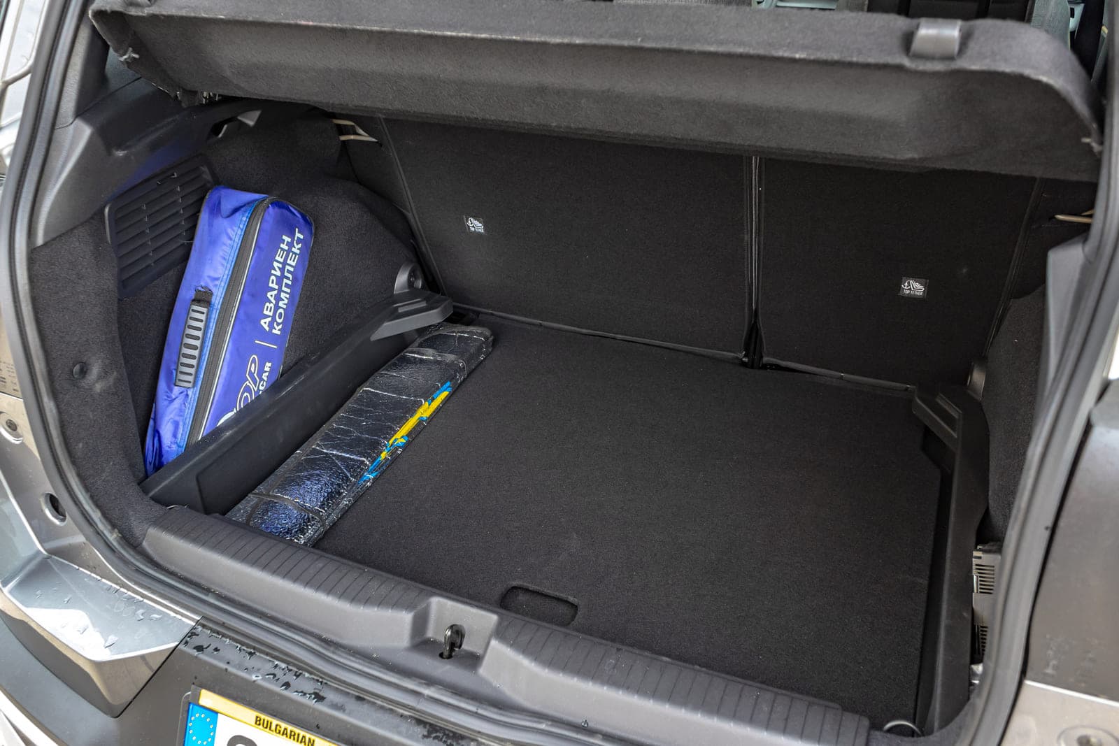 https://topmobility-stage-cms.s3.eu-central-1.amazonaws.com/citroen_c3_aircross_trunk_c9b66e4366.jpg