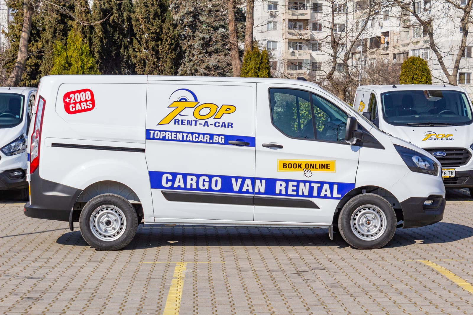 https://topmobility-stage-cms.s3.eu-central-1.amazonaws.com/ford_custom_cargo_side_view_a4401ec922.jpg