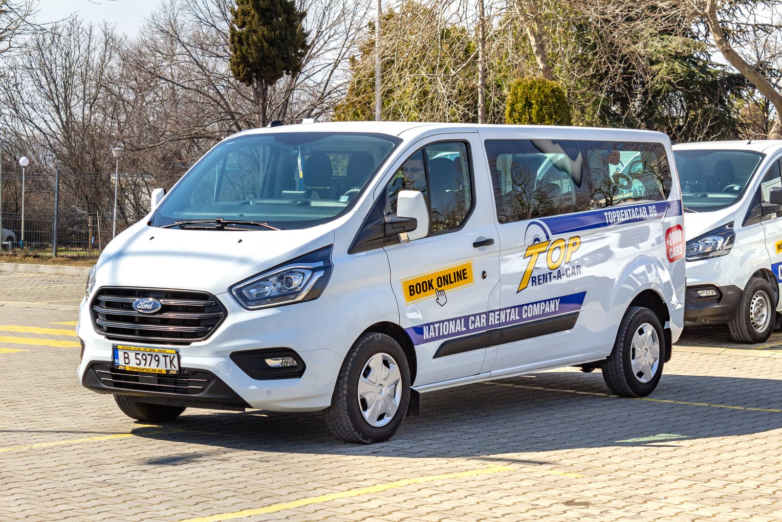 https://topmobility-stage-cms.s3.eu-central-1.amazonaws.com/ford_custom_passenger_for_rent_009d4579aa.jpg