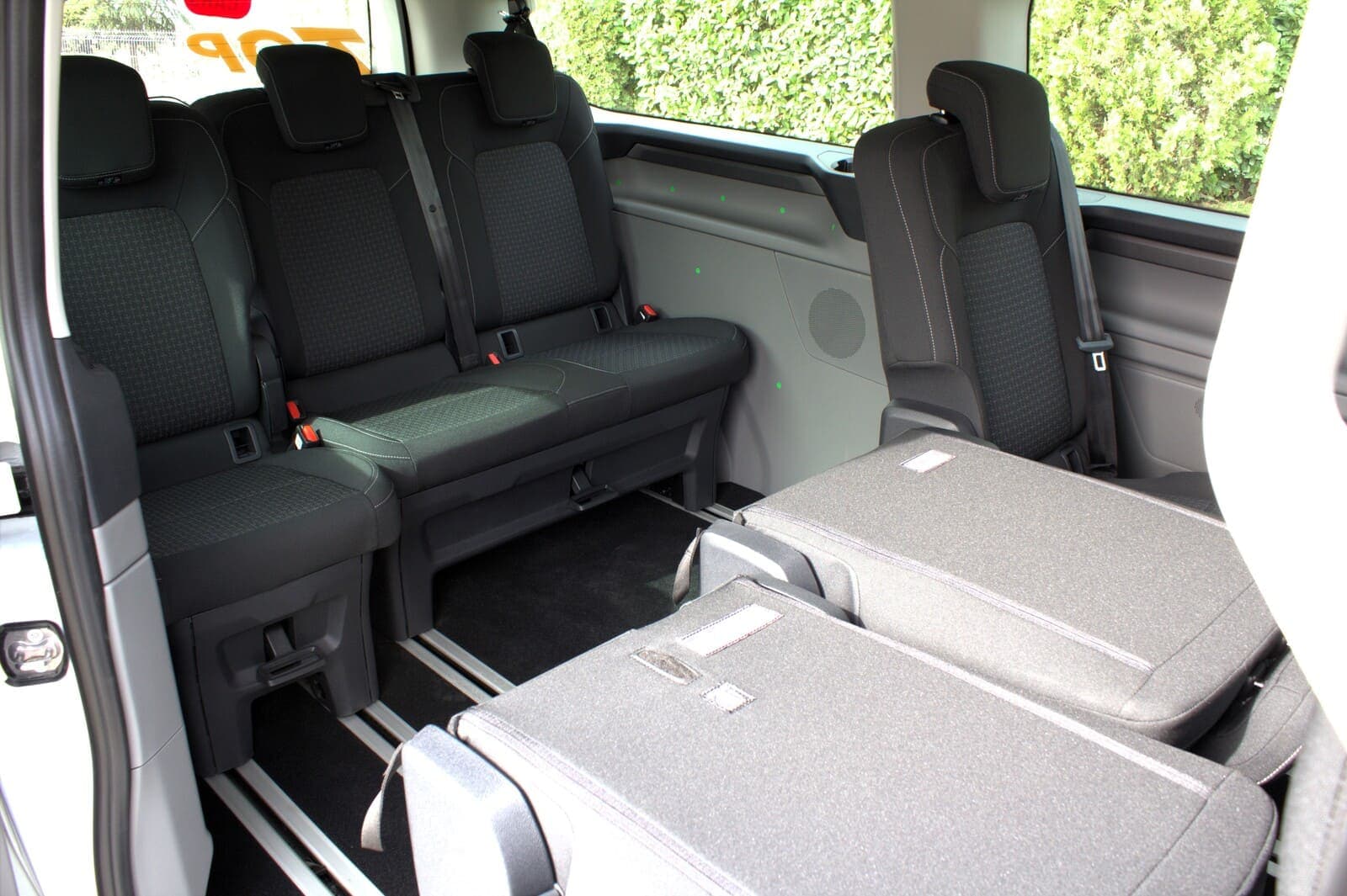 https://topmobility-stage-cms.s3.eu-central-1.amazonaws.com/ford_tourneo_custom_back_seats_folding_ceaaabcc82.jpg