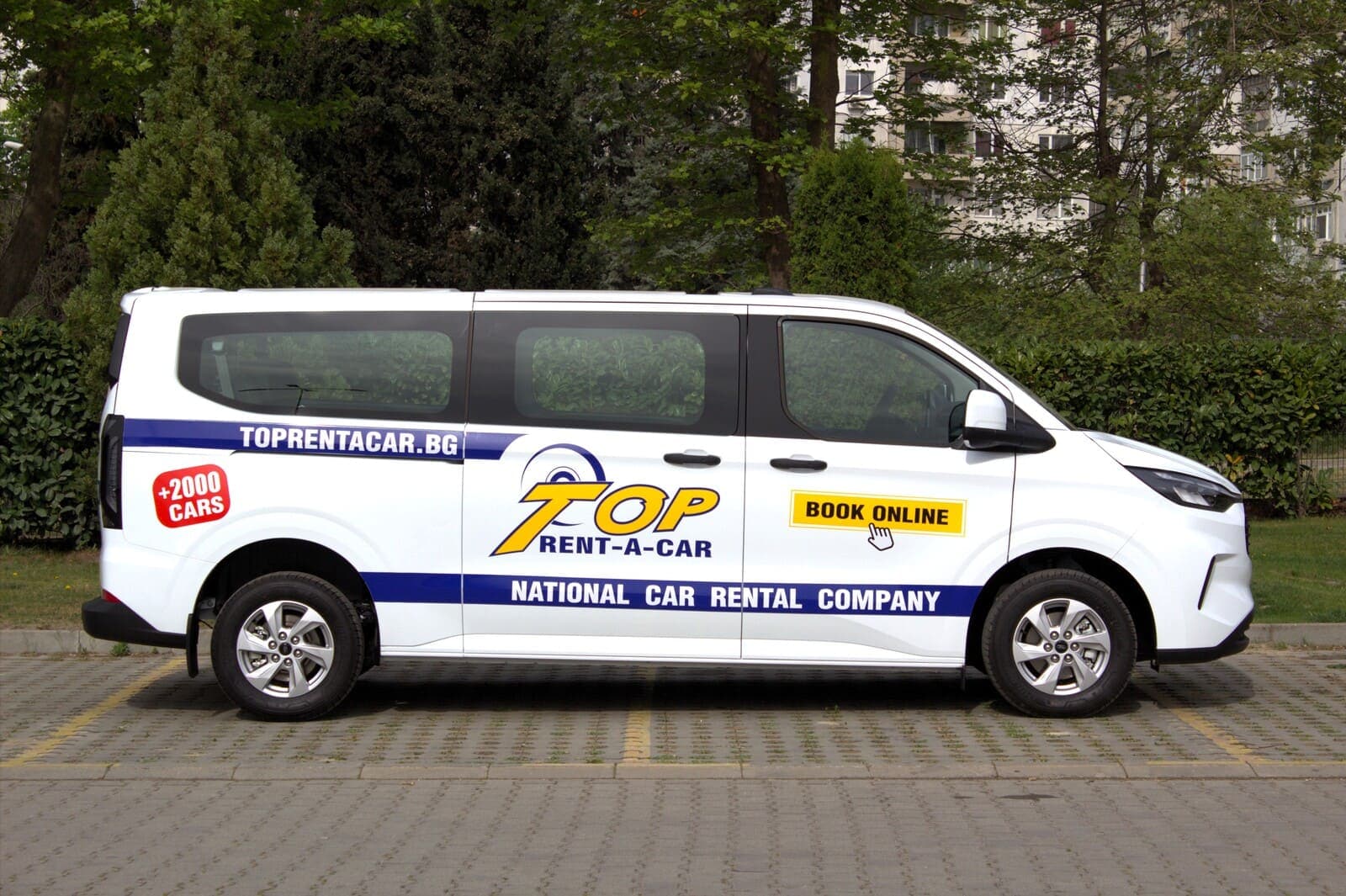 https://topmobility-stage-cms.s3.eu-central-1.amazonaws.com/ford_tourneo_custom_side_view_4fbd5e1491.jpg