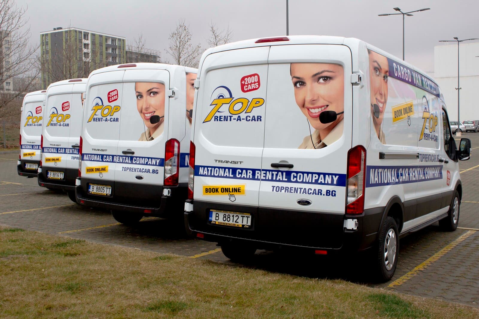 https://topmobility-stage-cms.s3.eu-central-1.amazonaws.com/ford_transit_back_view_for_rent_0262f72df8.jpg