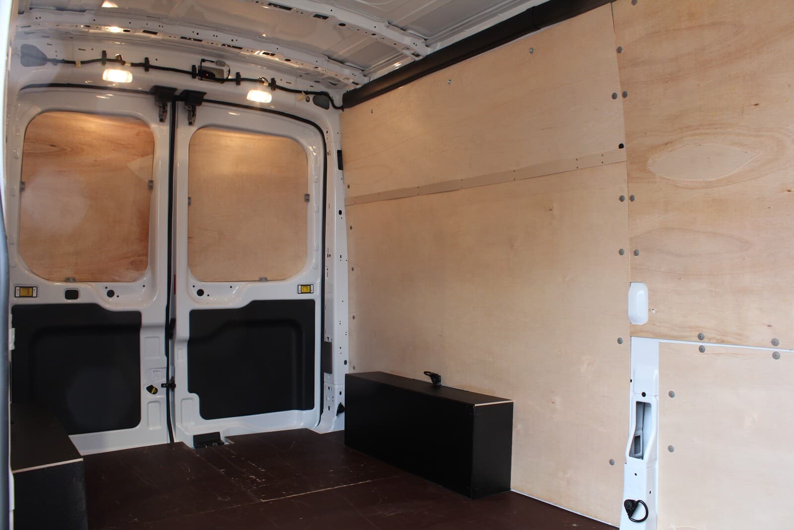https://topmobility-stage-cms.s3.eu-central-1.amazonaws.com/ford_transit_cargo_space_c959c3527f.jpg