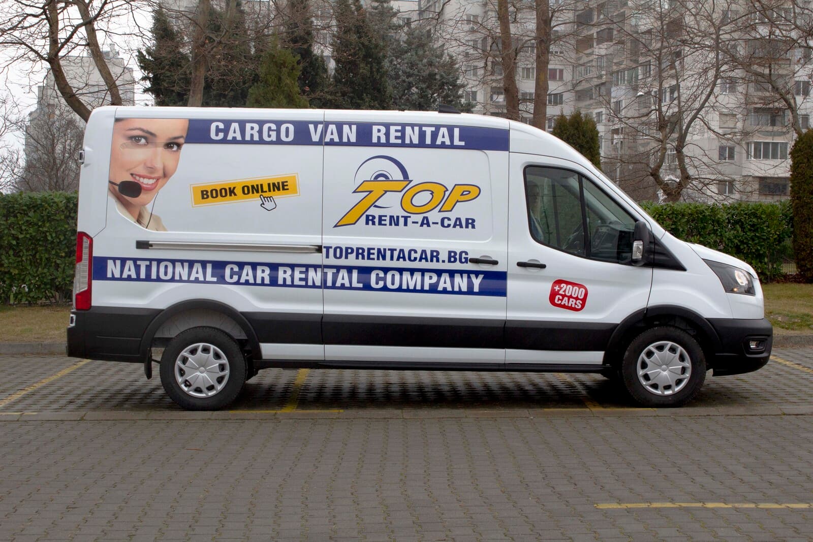 https://topmobility-stage-cms.s3.eu-central-1.amazonaws.com/ford_transit_side_view_e79e60f7fd.jpg