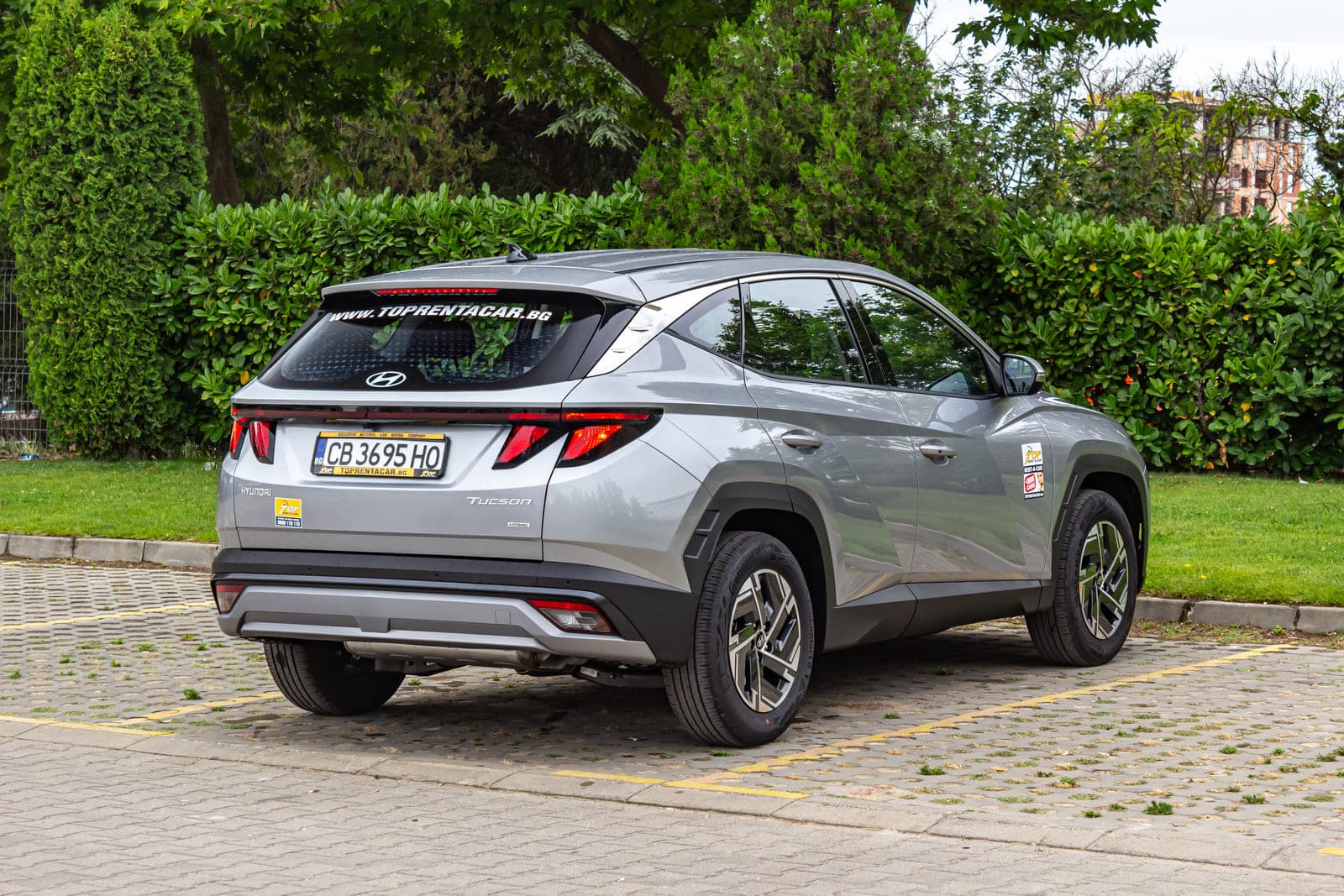 https://topmobility-stage-cms.s3.eu-central-1.amazonaws.com/hyundai_tucson_2025_car_rental_12979895e1.jpg