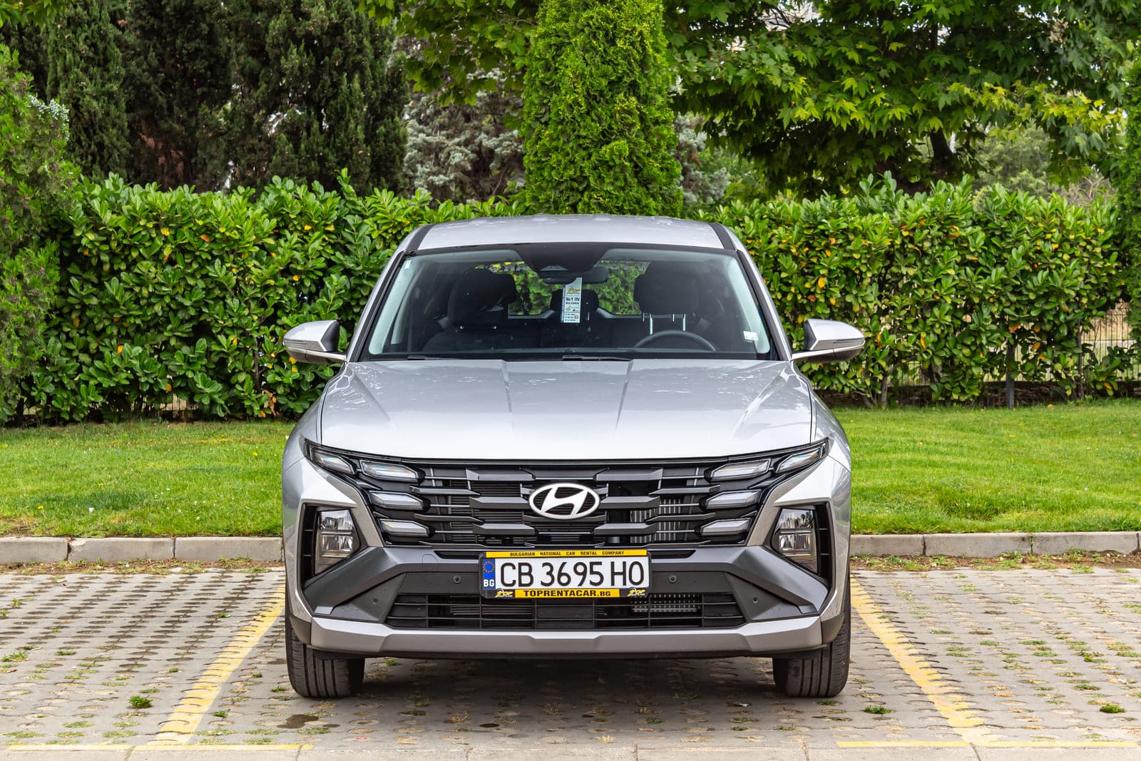https://topmobility-stage-cms.s3.eu-central-1.amazonaws.com/hyundai_tucson_2025_front_view_03c5a092e4.jpg