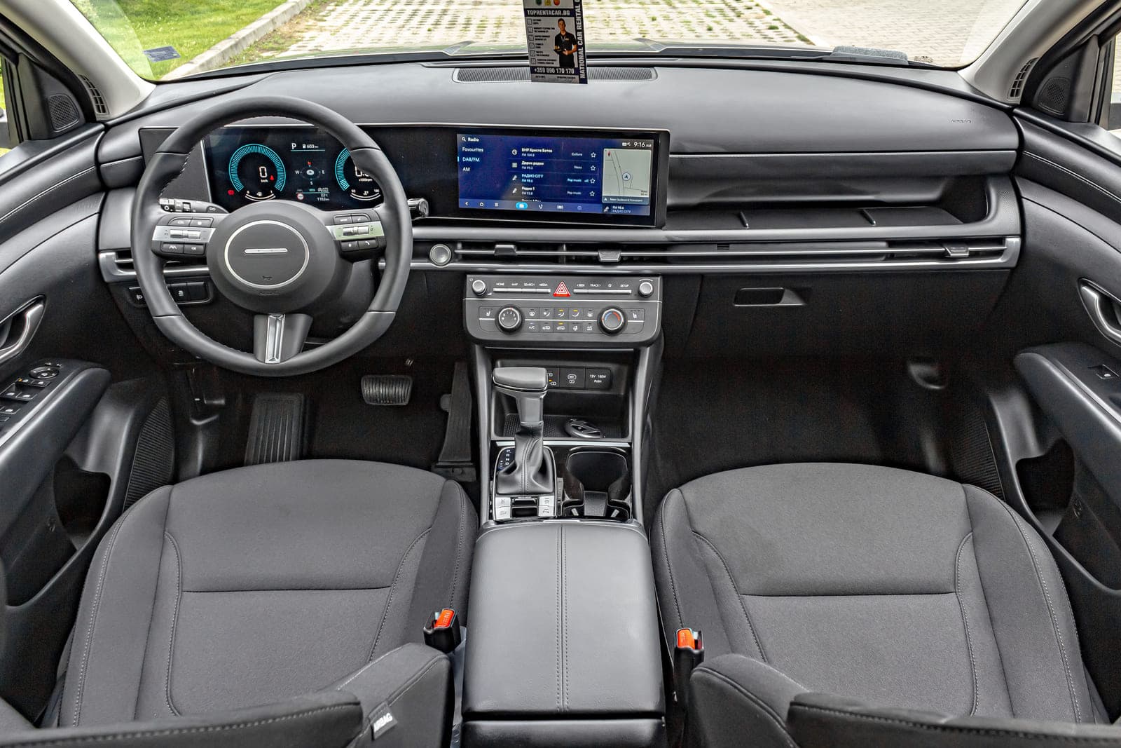 https://topmobility-stage-cms.s3.eu-central-1.amazonaws.com/hyundai_tucson_2025_interior_44af0a61a5.jpg