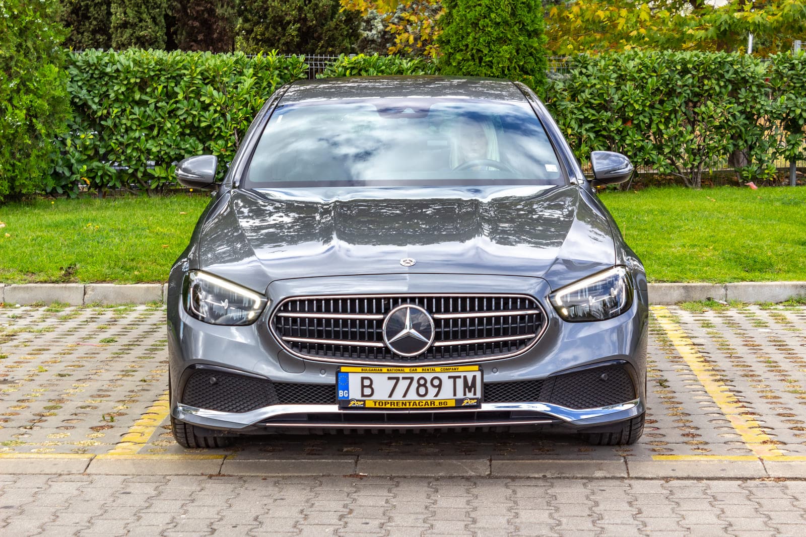https://topmobility-stage-cms.s3.eu-central-1.amazonaws.com/mercedes_benz_e_class_2021_front_view_25b1eea55b.jpg