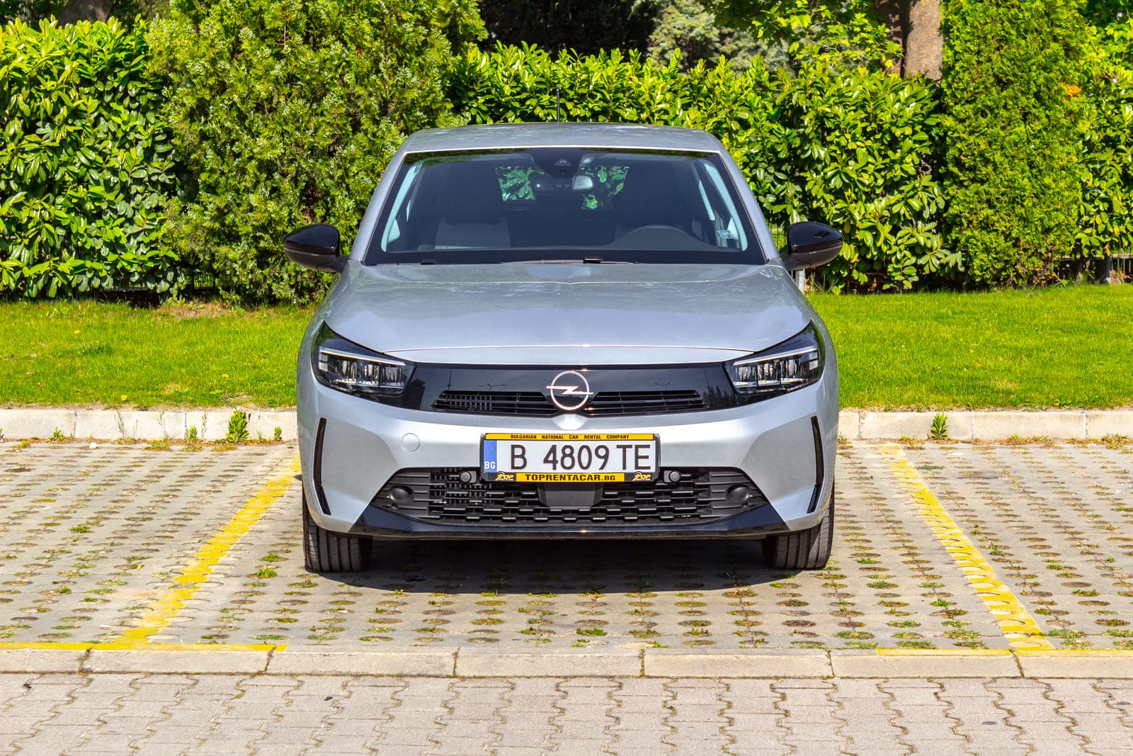 https://topmobility-stage-cms.s3.eu-central-1.amazonaws.com/opel_corsa_automatic_front_view_40a892f699.jpg