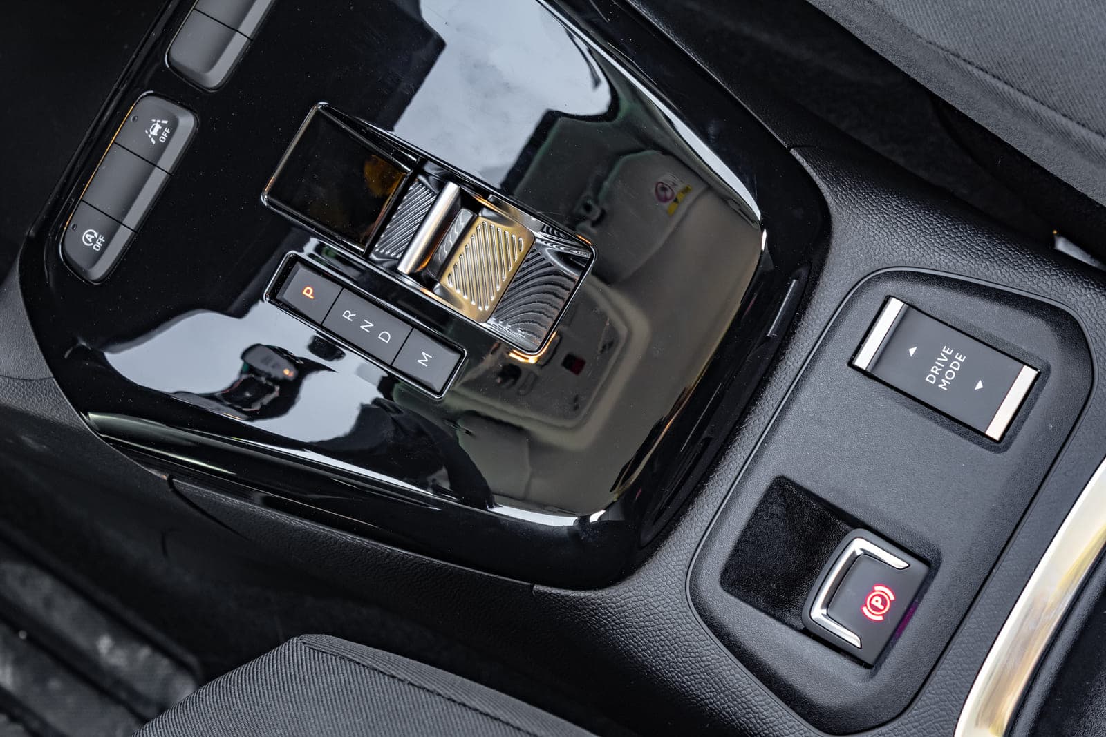 https://topmobility-stage-cms.s3.eu-central-1.amazonaws.com/opel_corsa_automatic_gearbox_0065c85e72.jpg