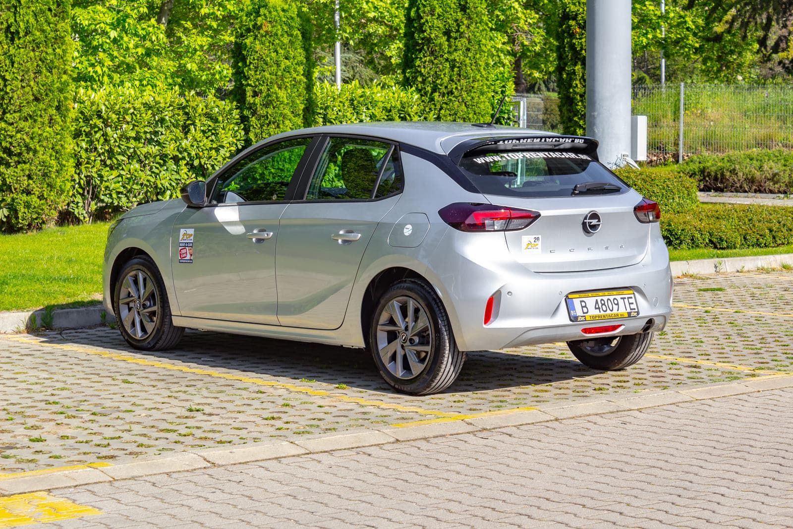 https://topmobility-stage-cms.s3.eu-central-1.amazonaws.com/opel_corsa_automatic_side_back_view_dd714fa3d1.jpg