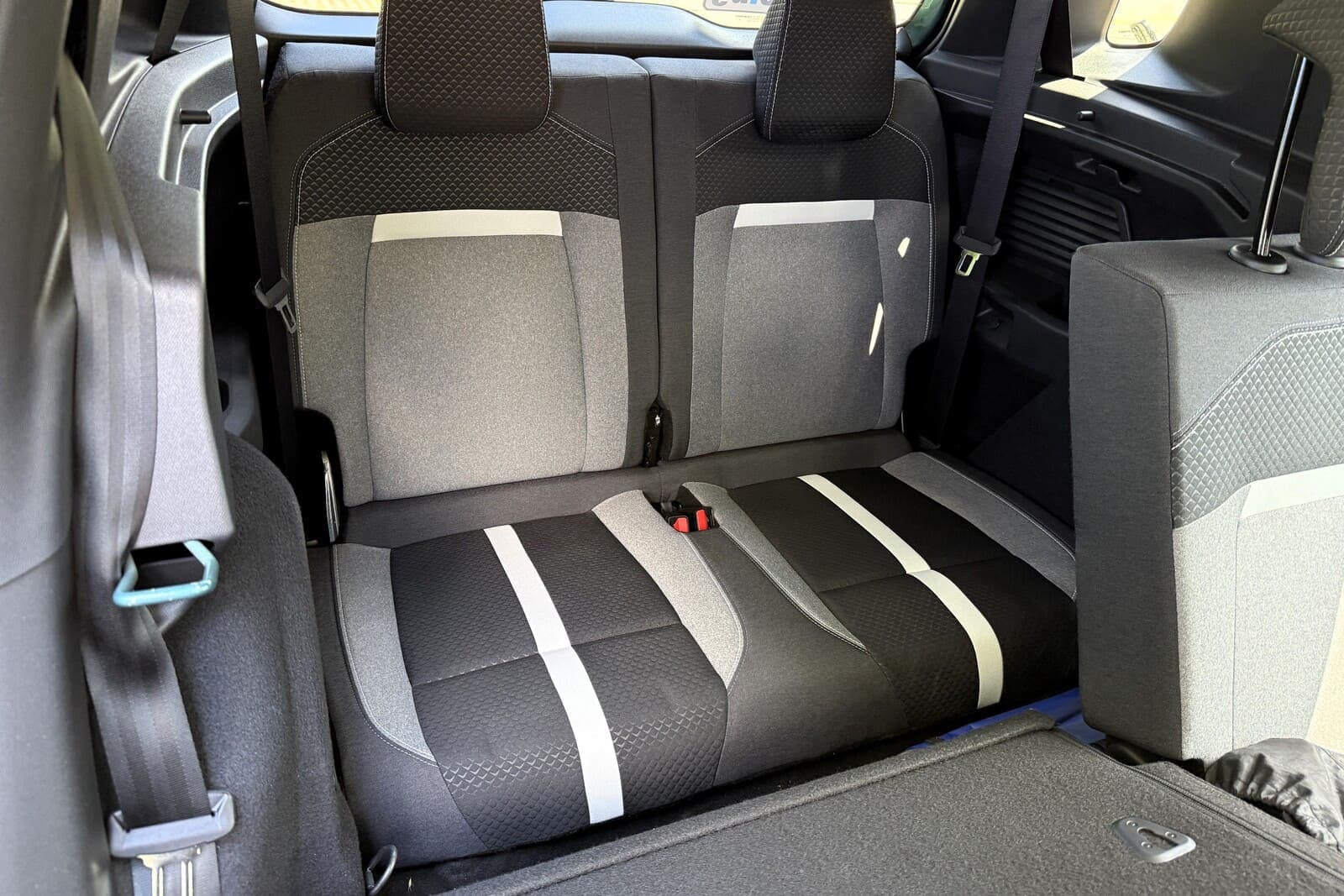 https://topmobility-stage-cms.s3.eu-central-1.amazonaws.com/opel_frontera_7_seats_cf3a016bd9.jpg