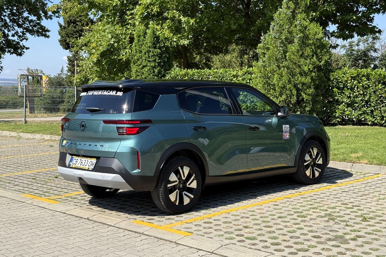 https://topmobility-stage-cms.s3.eu-central-1.amazonaws.com/opel_frontera_back_view_e85c07d590.jpg