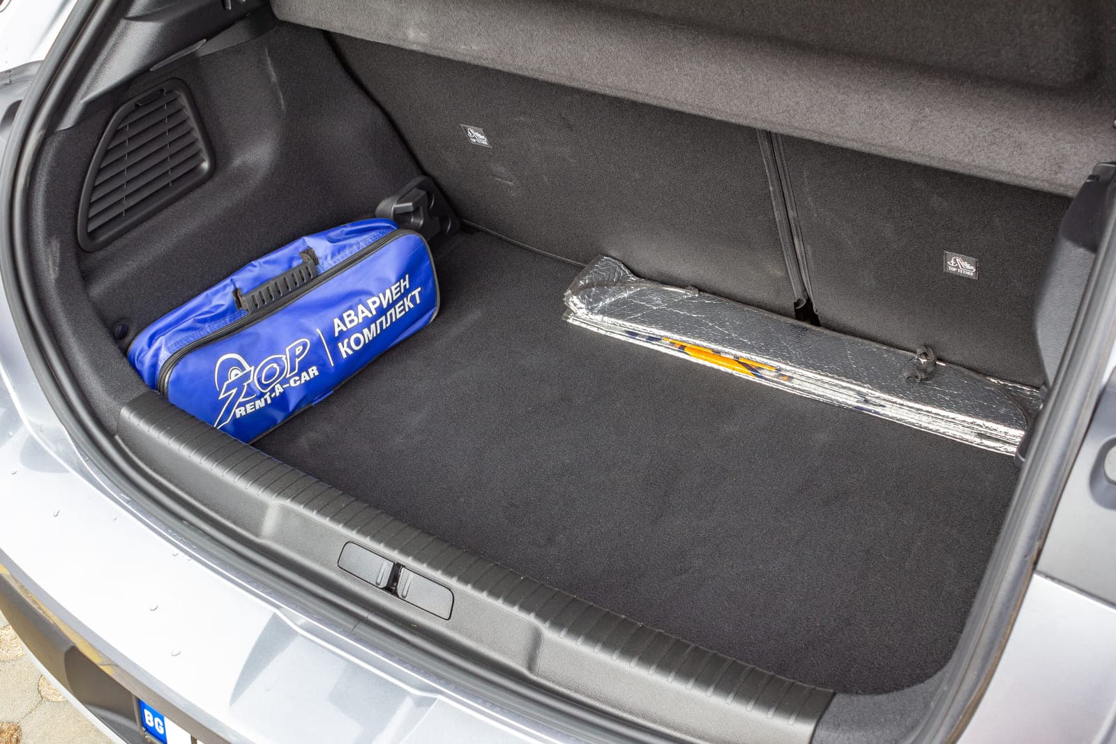 https://topmobility-stage-cms.s3.eu-central-1.amazonaws.com/opel_mokka_aut_trunk_2b2fff26eb.jpg