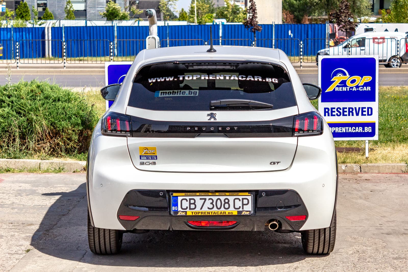 https://topmobility-stage-cms.s3.eu-central-1.amazonaws.com/peugeot_208_gt_aut_back_view_6a6050220f.jpg