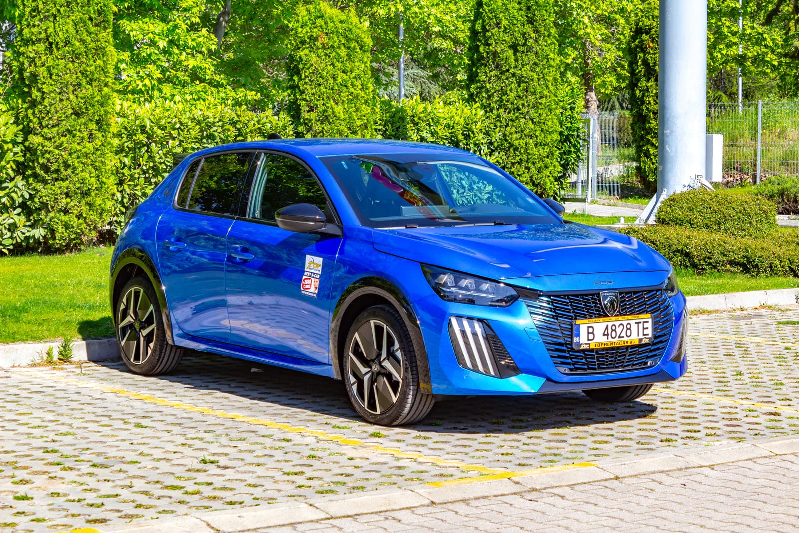Peugeot 208 GT Hybrid — 2