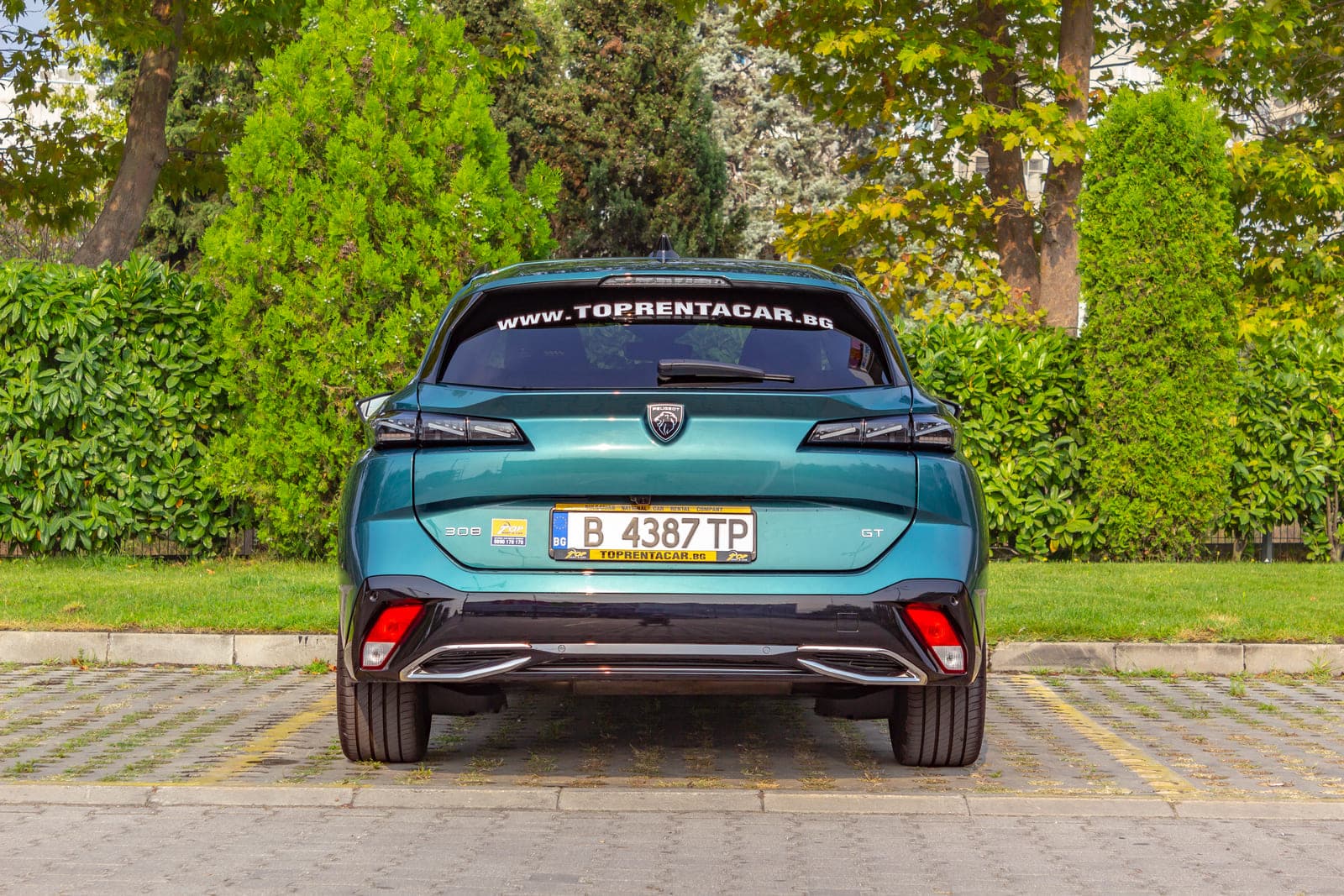 https://topmobility-stage-cms.s3.eu-central-1.amazonaws.com/peugeot_308_sw_back_view_ef342df3f7.jpg