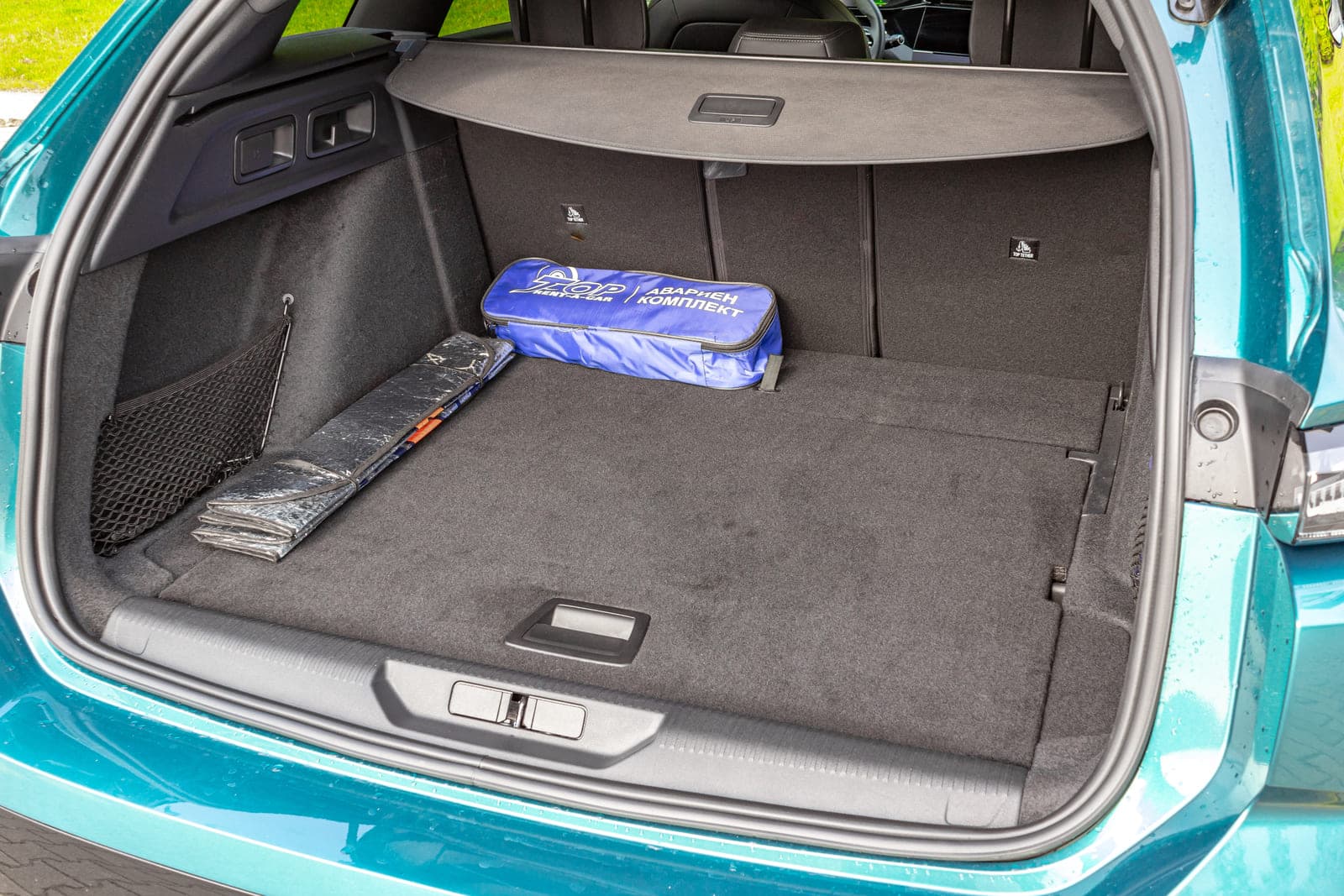 https://topmobility-stage-cms.s3.eu-central-1.amazonaws.com/peugeot_308_sw_trunk_435b60a4d2.jpg