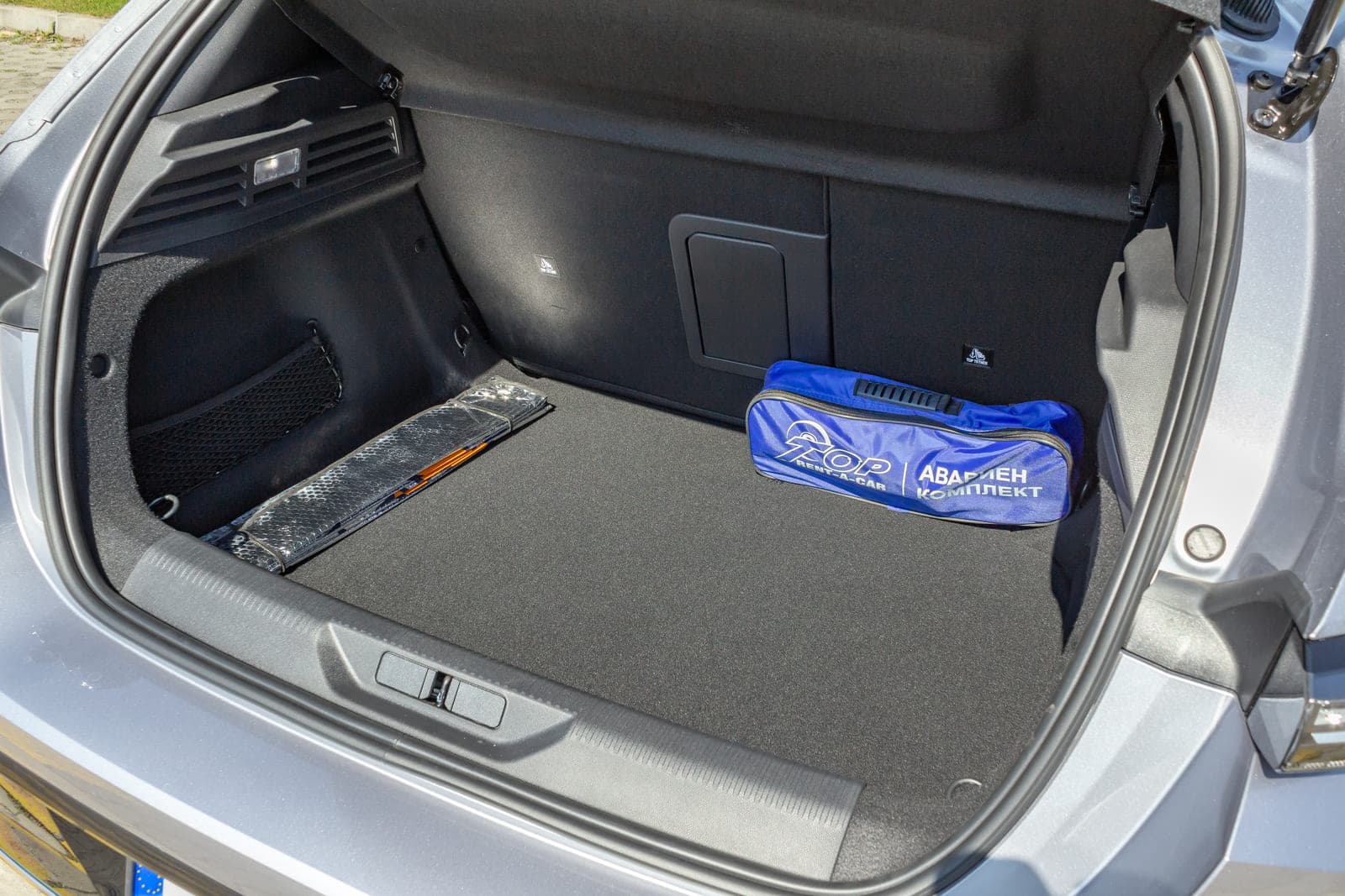 https://topmobility-stage-cms.s3.eu-central-1.amazonaws.com/peugeot_308_trunk_bff4561c8f.jpg