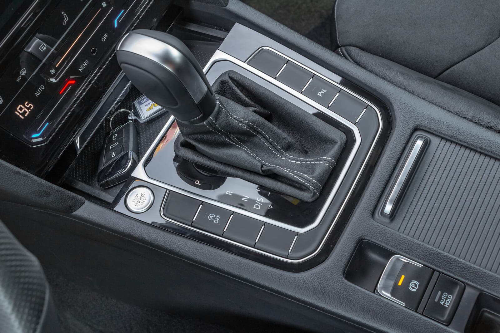 https://topmobility-stage-cms.s3.eu-central-1.amazonaws.com/vw_arteon_automatic_gearbox_45543f3520.jpg