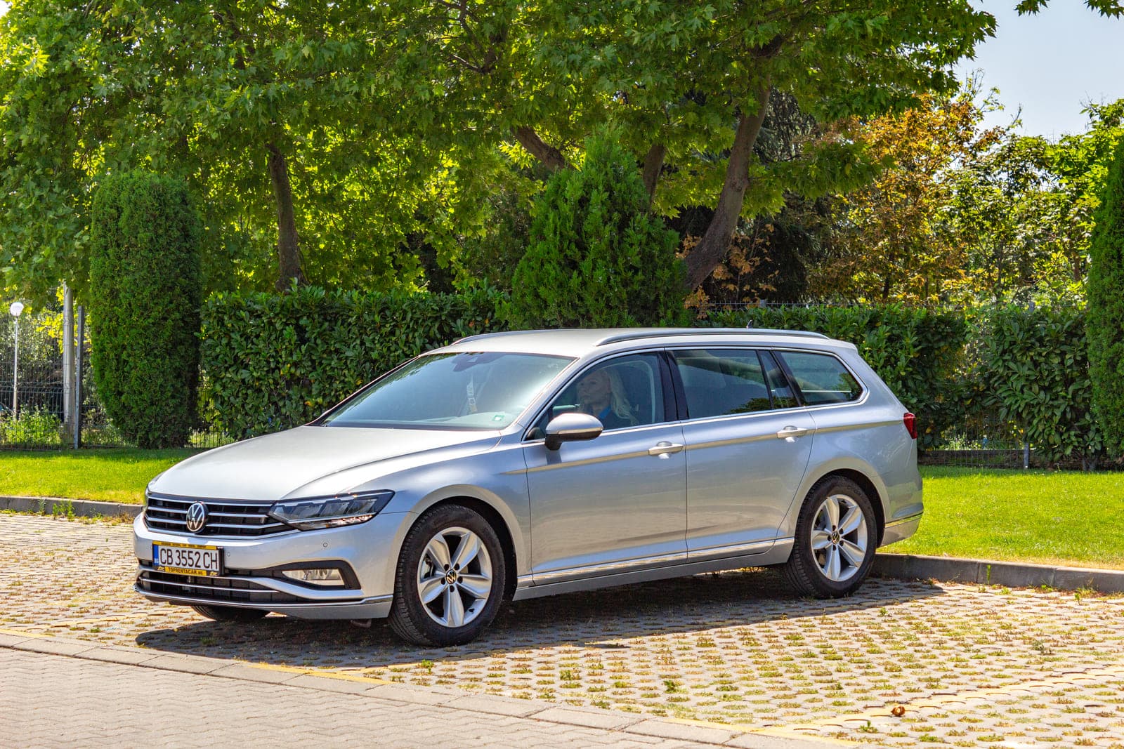 https://topmobility-stage-cms.s3.eu-central-1.amazonaws.com/vw_passat_estate_aut_for_rent_55fb155004.jpg