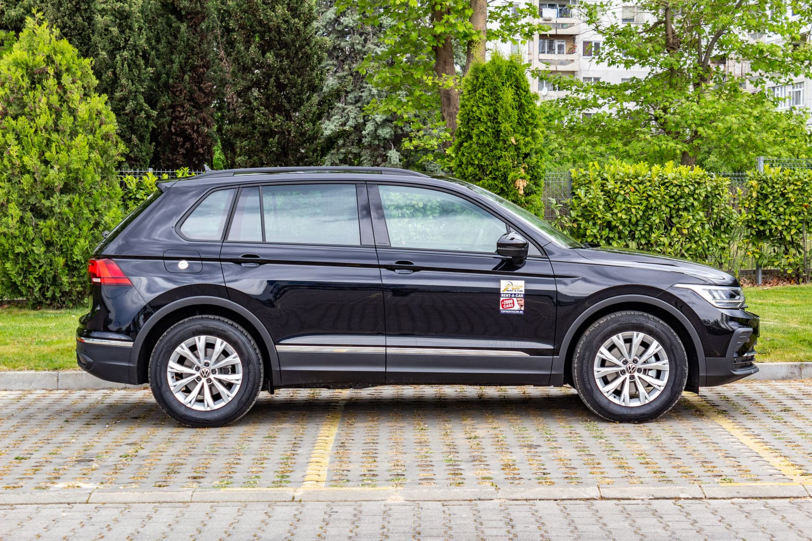 https://topmobility-stage-cms.s3.eu-central-1.amazonaws.com/vw_tiguan_side_view_acf1f95c74.jpg