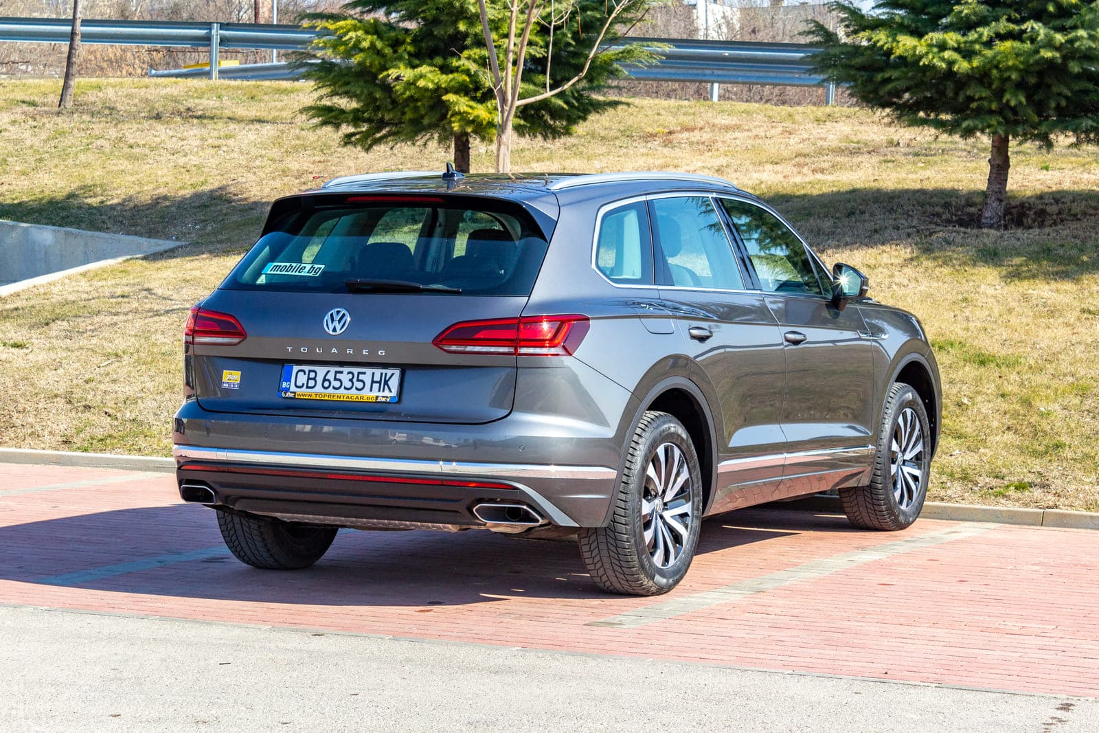 https://topmobility-stage-cms.s3.eu-central-1.amazonaws.com/vw_touareg_car_rental_290b3f152a.jpg